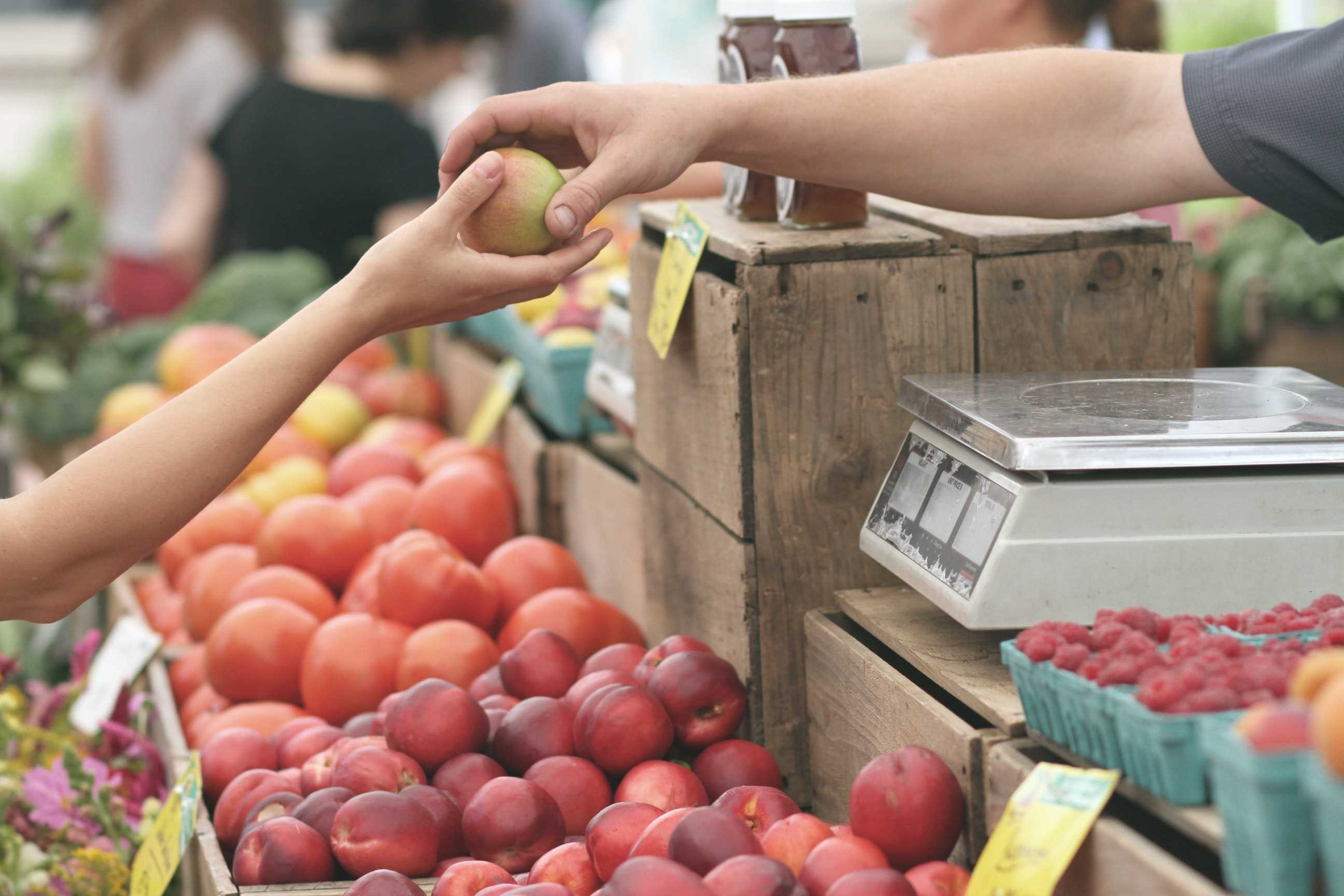 buy apples market